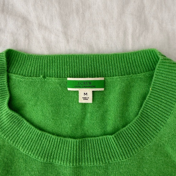 J. Crew Green Crewneck 100% Cashmere Sweater - Picture 2 of 3
